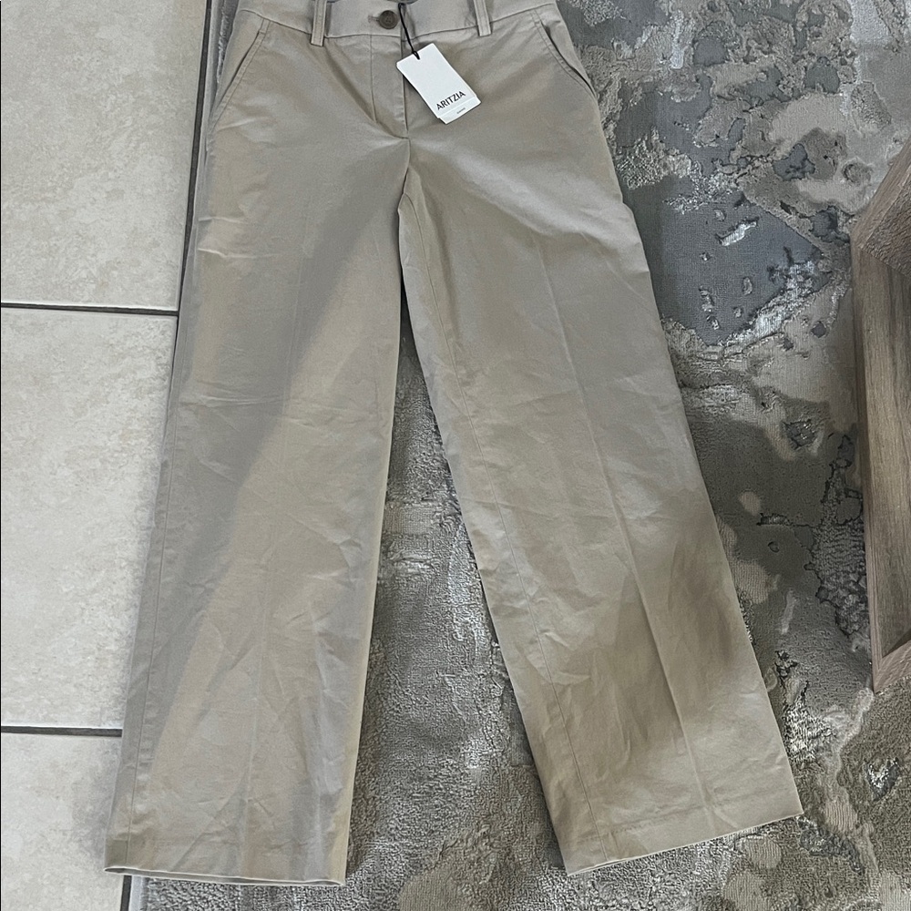 Aritzia Women's Tan Chinos